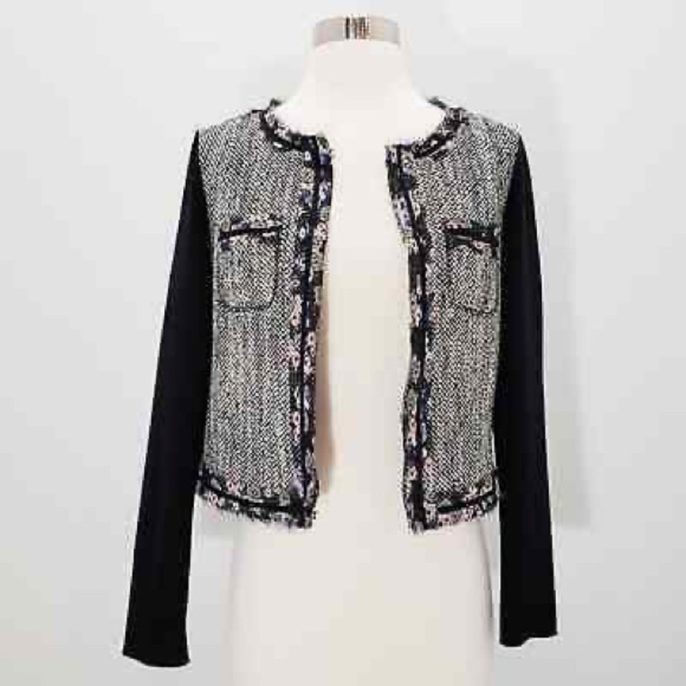 BCBG black & white tweed jacket w/ floral chiffon trim & lining Size Medium K17